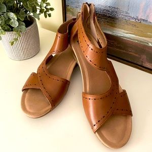 Earth Origins Women Size 9M Cage Sandals Open Toe Leather Ankle Strap Flat NWOB!